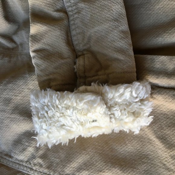 Classic camel-colored sherpa-lined coat - Picture 9 of 9